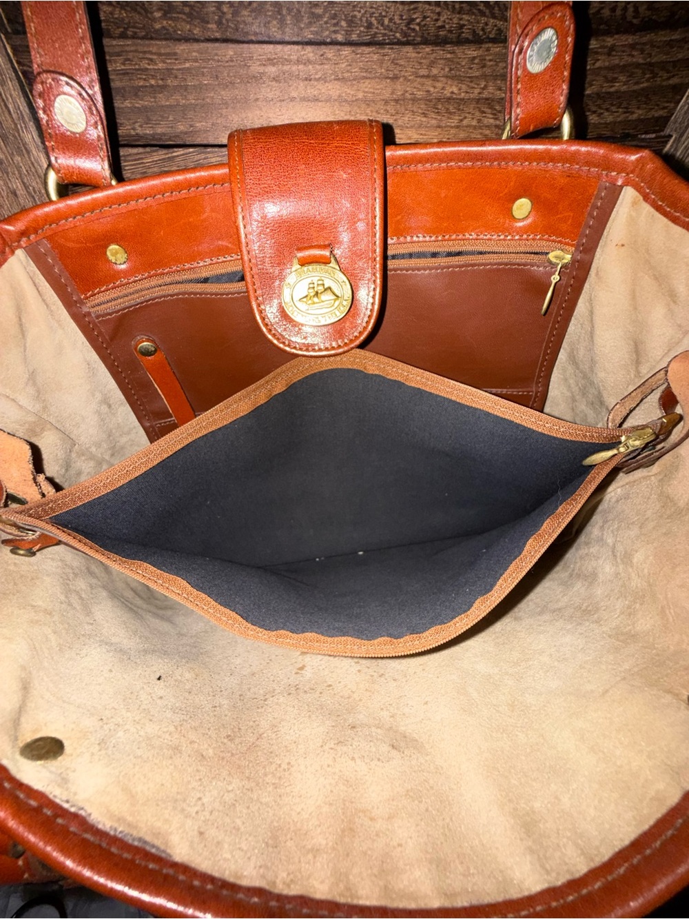 Vintage Dooney & Bourke AWL British Tan Large Leather Shopper Tote Duck Logo USA - Picture 8 of 9